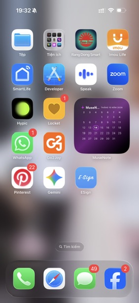 Màn hình iPhone với khu vực xung quanh được làm mờ